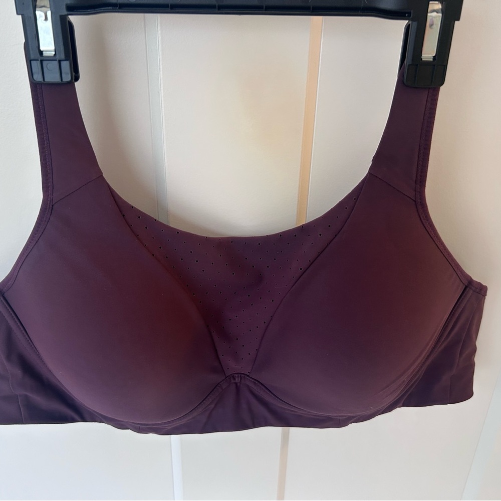 Lululemon Run times sports bra,  36C, VGUC, high support, back closure